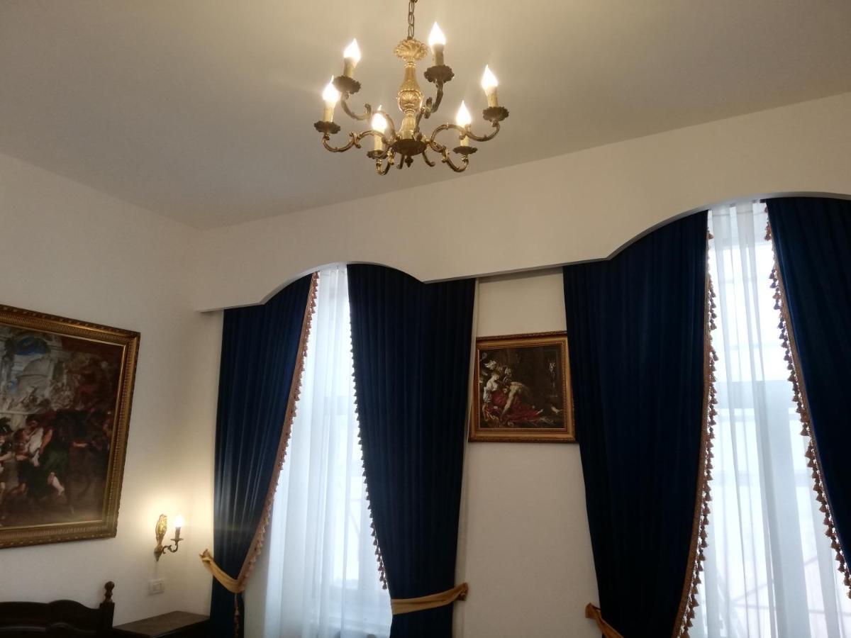 Weiss Little Palace Braşov Buitenkant foto