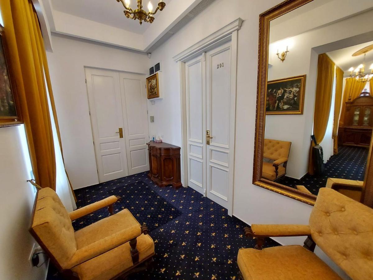 Weiss Little Palace Braşov Buitenkant foto